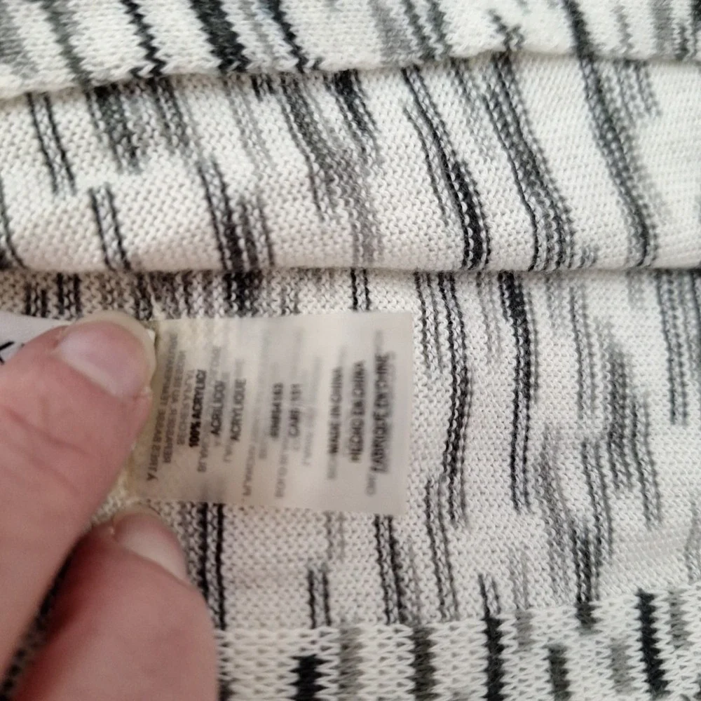 Calvin Klein Scarf Wrap Shawl Shrug Women's White Black 36